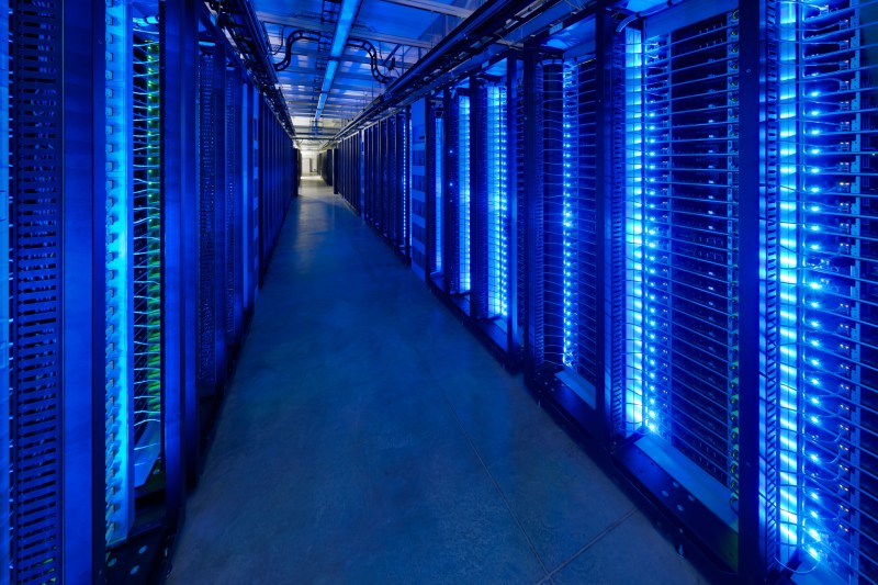 Gambar 2 Data Center Facebook